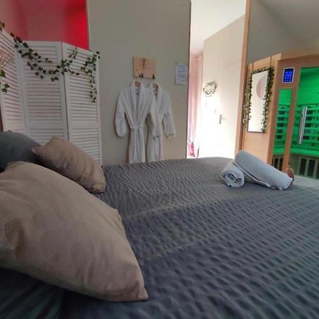 مبيت وإفطار Louvetot Le Cocoon D'Emy المظهر الخارجي الصورة